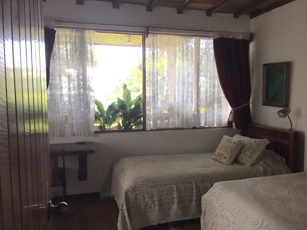 Chalet Nicholas Bed & Breakfast Nuevo Arenal Bagian luar foto