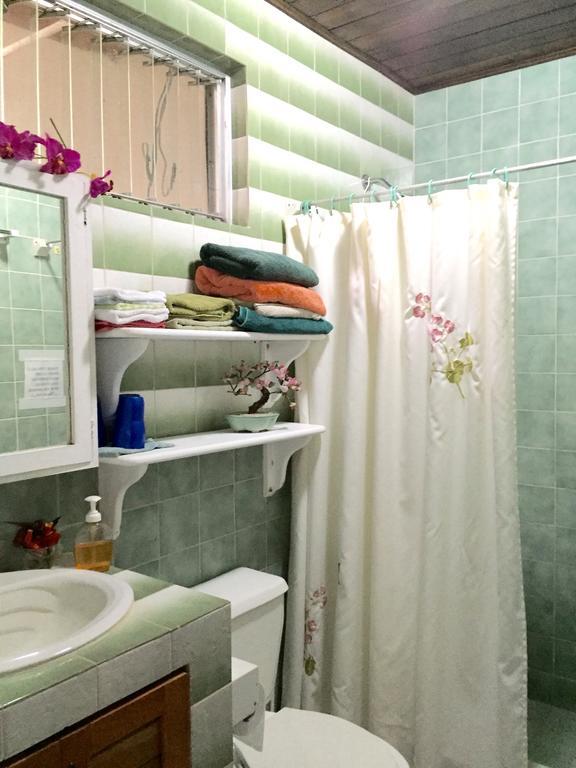 Chalet Nicholas Bed & Breakfast Nuevo Arenal Bagian luar foto