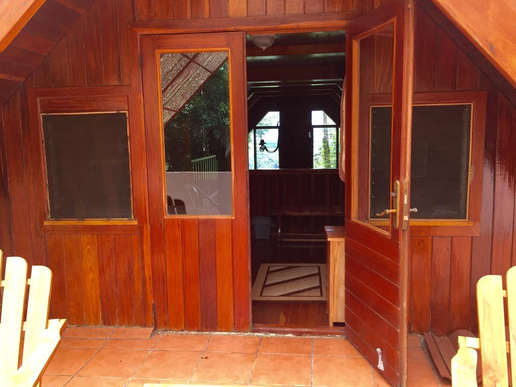Chalet Nicholas Bed & Breakfast Nuevo Arenal Bagian luar foto