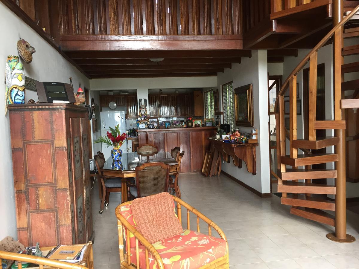 Chalet Nicholas Bed & Breakfast Nuevo Arenal Bagian luar foto